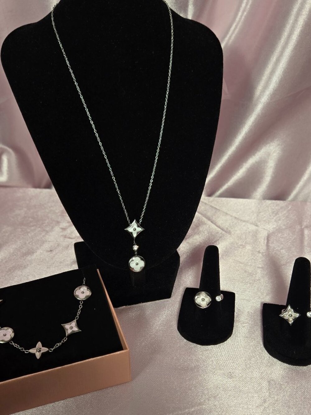 Lux Inspired Pink Floral Jewelry Set | Necklace Bracelet & Adjustable Rings